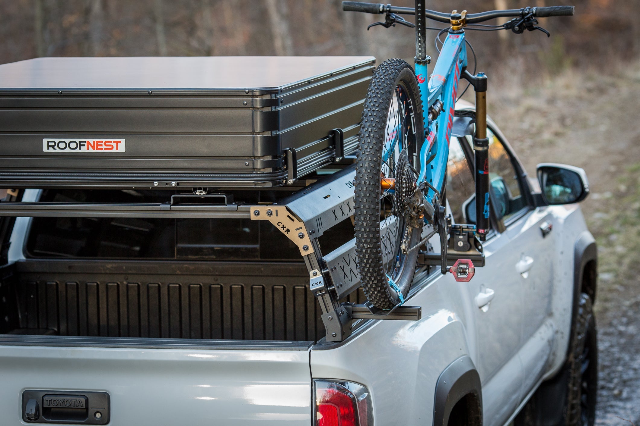 toyota tacoma bed rack with rooftop tent