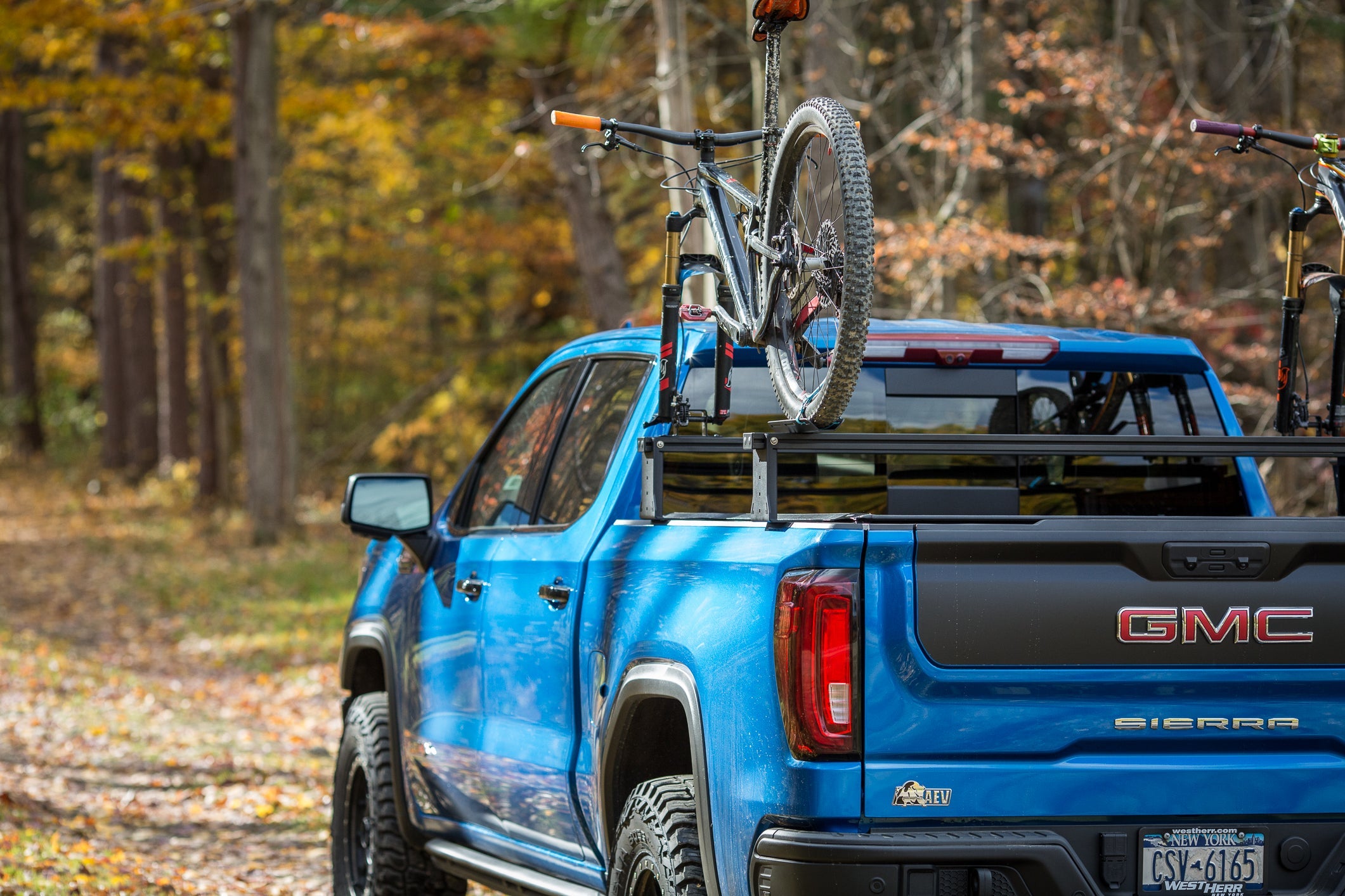 PRO-XE Truck Bed Crossbars