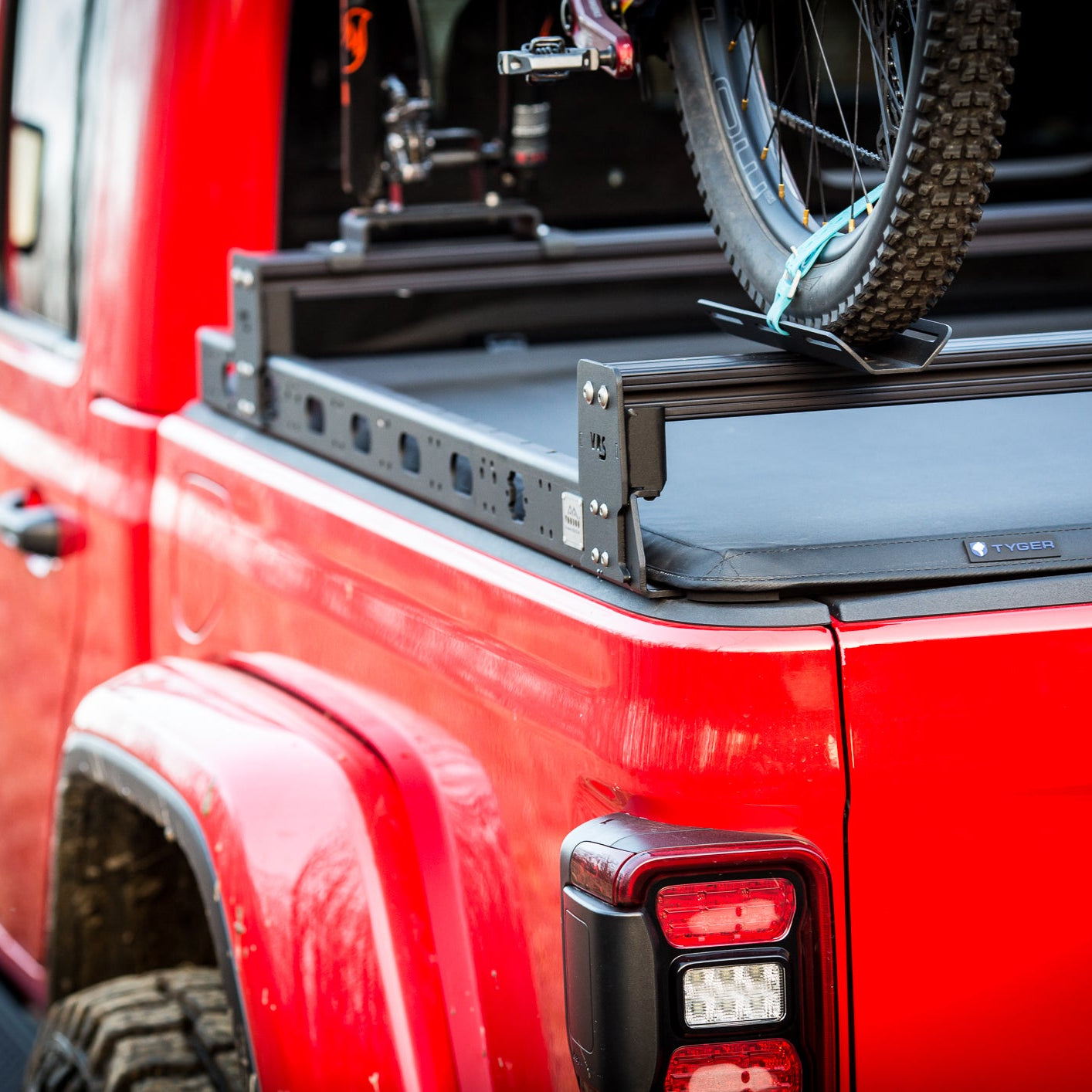 Steel VRS Tonneau Compatible Hi-Rise Crossbar System