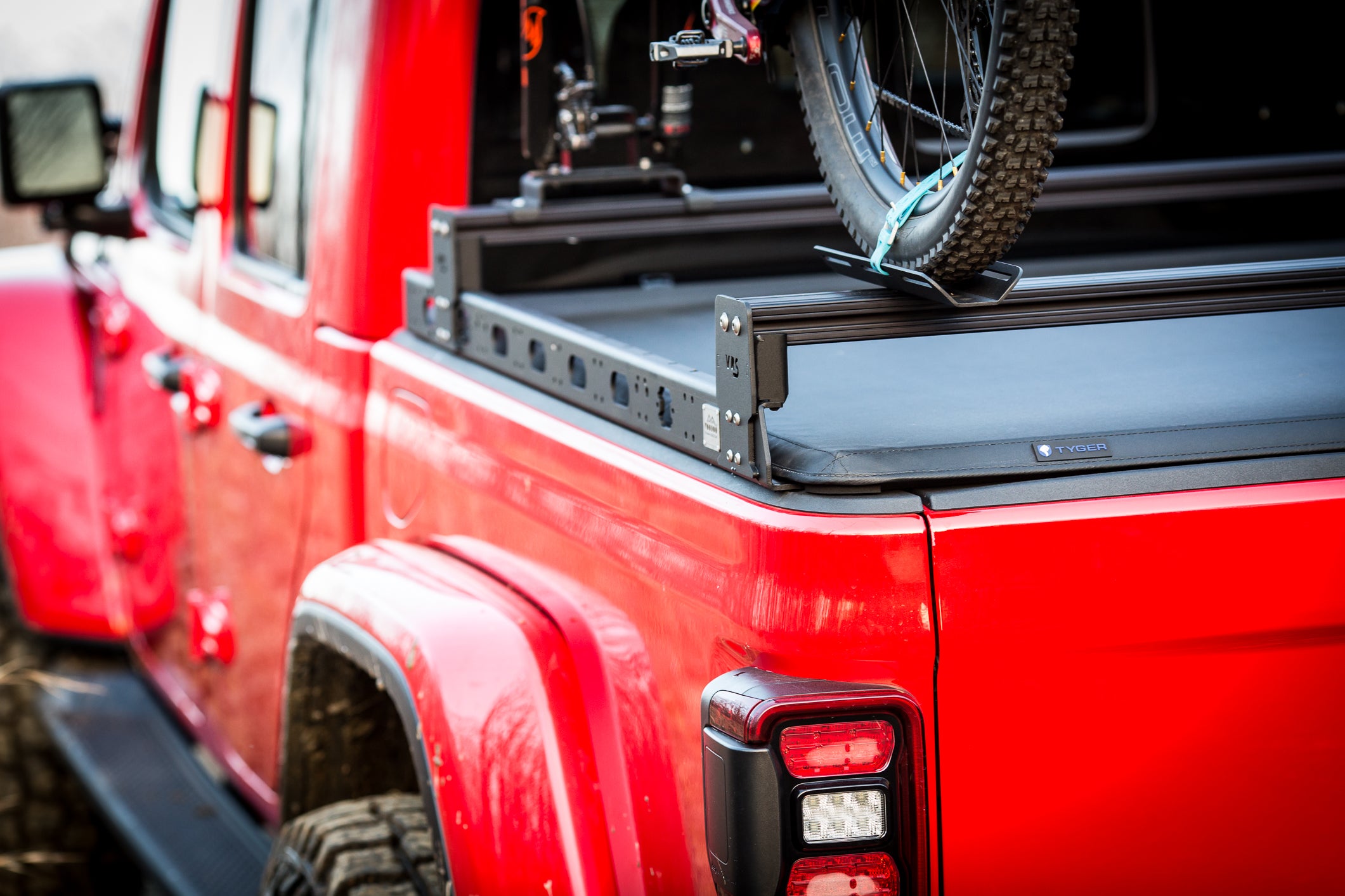 Jeep Gladiator low profile bed rack